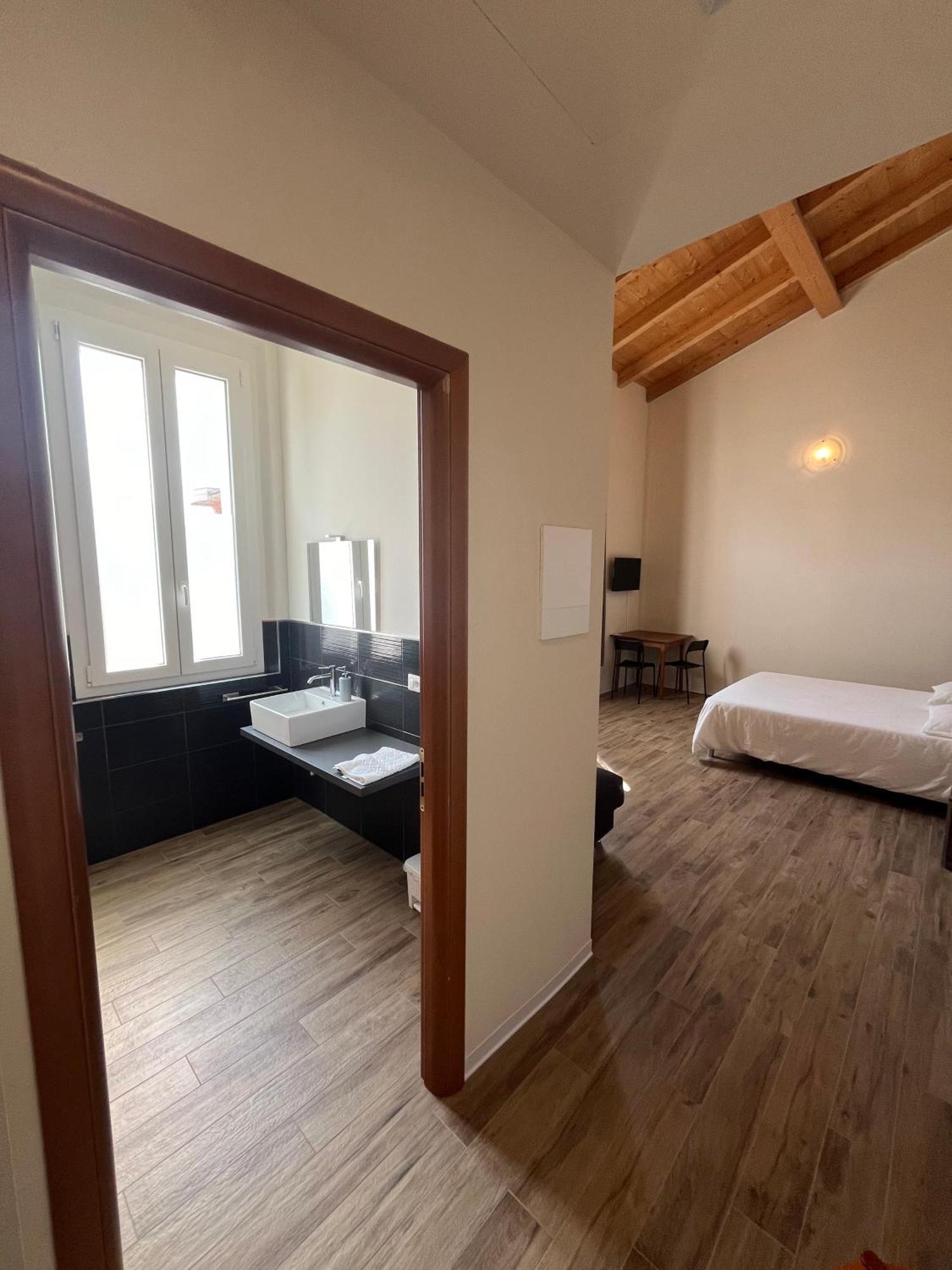 Casa Nel Borgo Di Capraia Монтелупо-Фьорентино Экстерьер фото